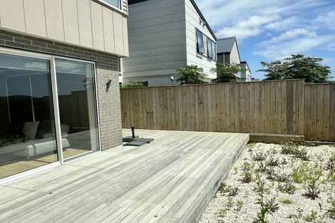 Photo of property in 17 Sunnyheights Road, Orewa, 0931