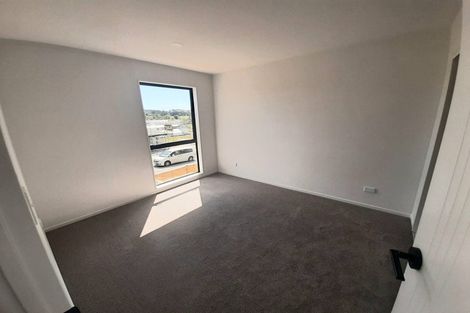 Photo of property in 105 Waekahu Road, Westgate, Auckland, 0814