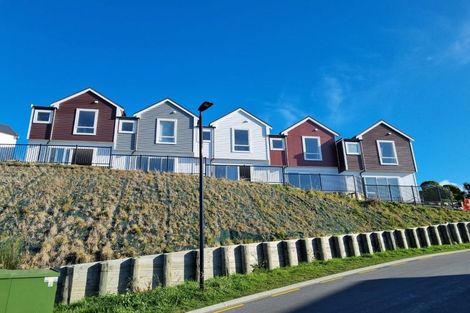 Photo of property in 6/30 Adventure Drive, Whitby, Porirua, 5024