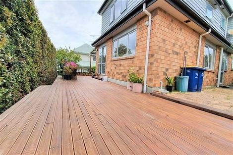 Photo of property in 29a Raleigh Road, Northcote, Auckland, 0627