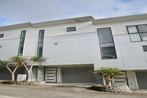 Photo of property in 16a Woodall Place, Totara Vale, Auckland, 0627