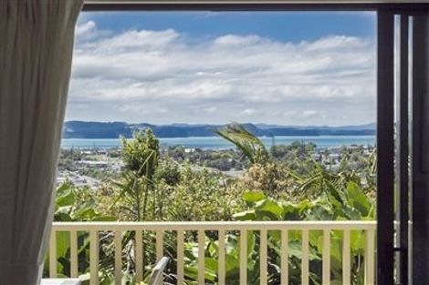 Photo of property in 99 Wade River Road, Stanmore Bay, Whangaparaoa, 0932
