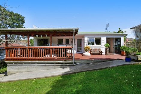 Photo of property in 94 Athena Drive, Totara Vale, Auckland, 0629