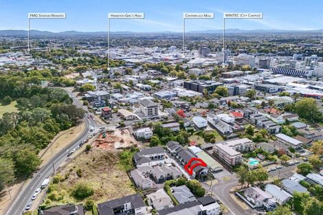 Photo of property in 2/20 Hunter Street, Hamilton Lake, Hamilton, 3204