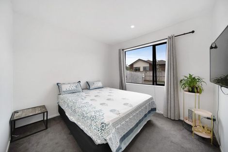 Photo of property in 11 Tuuhura Road, Pukekohe, 2120