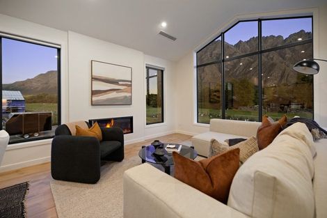 Photo of property in 13 Taurus Lane, Jacks Point, 9371