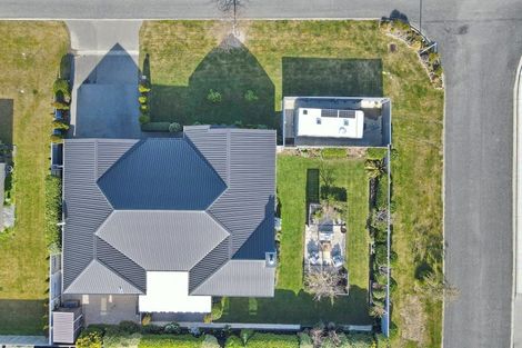 Photo of property in 6 Claremont Crescent, Amberley, 7410