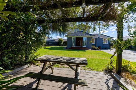Photo of property in 76 Nortons Road, Avonhead, Christchurch, 8042