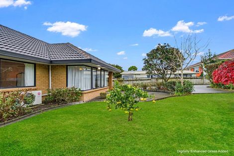 Photo of property in 2/13 Greers Road, Weymouth, Auckland, 2103