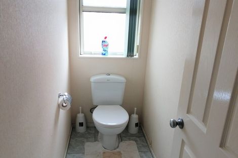 Photo of property in 14 Mellefont Close, East Tamaki Heights, Auckland, 2016