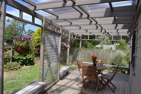 Photo of property in 52 Meadowood Drive, Unsworth Heights, Auckland, 0632