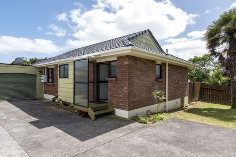 Photo of property in 2/3 Seaward Place, Wattle Downs, Auckland, 2103
