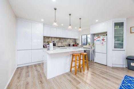 Photo of property in 33a Clendon Avenue, Papatoetoe, Auckland, 2025