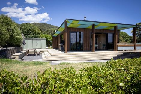 Photo of property in 14 Whaanga Road, Raglan, 3297