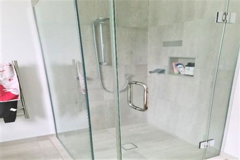 Photo of property in 1/14 Rothesay Bay Road, Rothesay Bay, Auckland, 0630