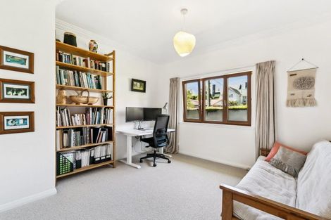 Photo of property in 60 Glen Road, Kelburn, Wellington, 6012