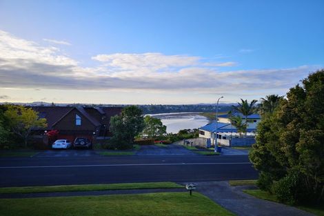 Photo of property in 136 West Harbour Drive, West Harbour, Auckland, 0618