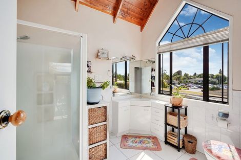 Photo of property in 2 Golf Grove, St Andrews, Hamilton, 3200