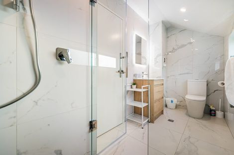 Photo of property in 7c Catalina Crescent, Forrest Hill, Auckland, 0620