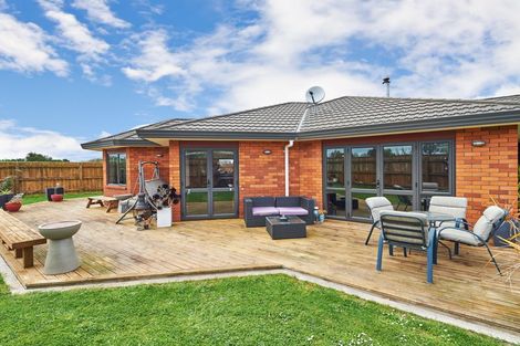 Photo of property in 14 Brookside Close, Highbury, Palmerston North, 4412