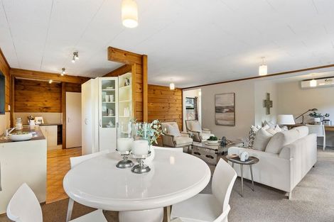 Photo of property in 37a Oteha Valley Road, Northcross, Auckland, 0632