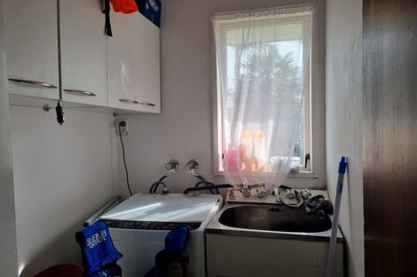 Photo of property in 45 Hobsonville Road, West Harbour, Auckland, 0618