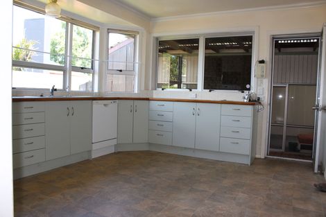 Photo of property in 44 Wordsworth Street, Leamington, Cambridge, 3432