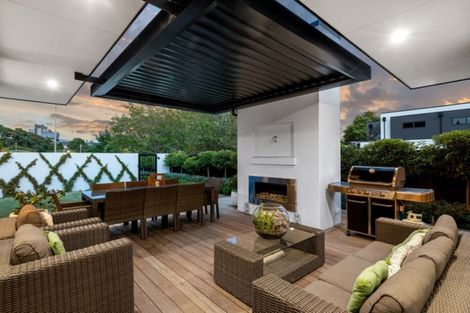 Photo of property in 64 Clyde Road, Ilam, Christchurch, 8041