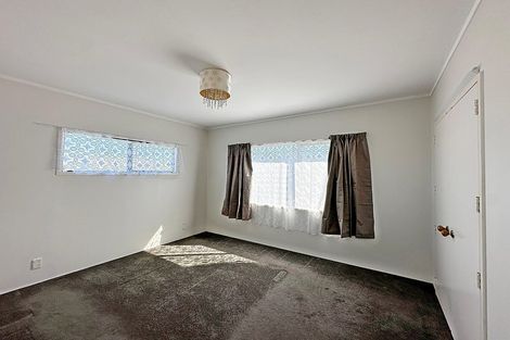Photo of property in 16 Nerissa Place, Randwick Park, Auckland, 2105