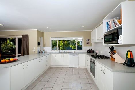 Photo of property in 4 Manu Place, Pinehill, Auckland, 0632