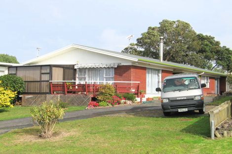 Photo of property in 6 Birdie Place, Red Beach, 0932