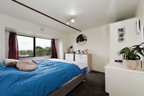 Photo of property in 53 Don Buck Road, Massey, Auckland, 0614