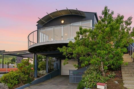 Photo of property in 40 Marine Parade, Macandrew Bay, Dunedin, 9014