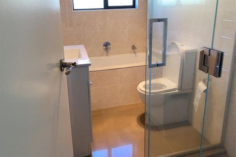 Photo of property in 10d Gifford Road, Papatoetoe, Auckland, 2025