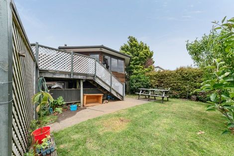 Photo of property in 10 Saint Ives Grove, Whalers Gate, New Plymouth, 4310