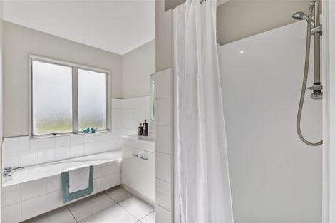 Photo of property in 123 Oreil Avenue, West Harbour, Auckland, 0618