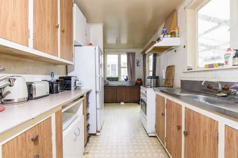 Photo of property in 31 Cobham Crescent, Kelston, Auckland, 0602