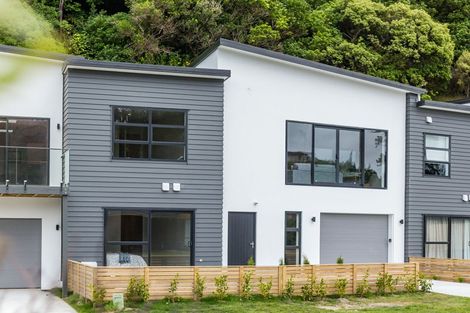 Photo of property in 8 Tradewinds Drive, Whitby, Porirua, 5024