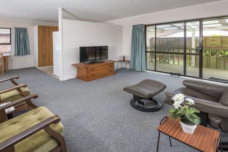 Photo of property in 2/3 Seaward Place, Wattle Downs, Auckland, 2103