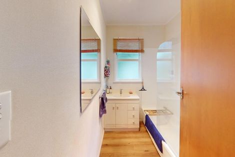 Photo of property in 6 Miles Place, Awapuni, Palmerston North, 4412