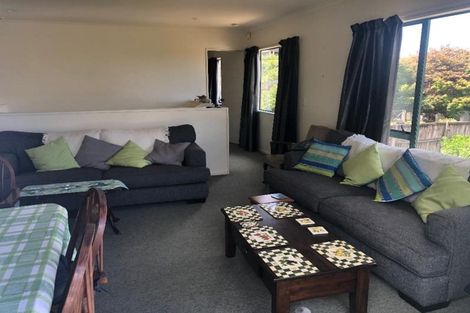 Photo of property in 2/16 Ingle Avenue, Waipahihi, Taupo, 3330