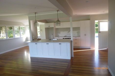 Photo of property in 23 Dysart Lane, Kumeu, 0891