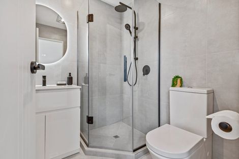 Photo of property in 7/13 Fairdale Place, Birkdale, Auckland, 0626