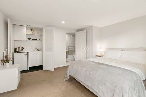 Photo of property in 16j Hobson Street, Thorndon, Wellington, 6011