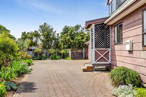 Photo of property in 4 Ponderosa Place, Opunake, 4616