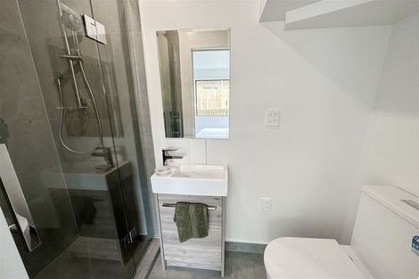 Photo of property in 10/9 Schnapper Rock Road, Greenhithe, Auckland, 0632