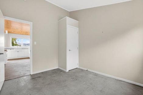 Photo of property in 61 Boord Crescent, Kumeu, 0891