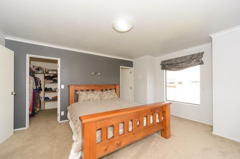 Photo of property in 22 Logan Way, Kelvin Grove, Palmerston North, 4414