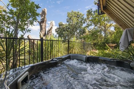 Photo of property in 17b Rangitoto Terrace, Milford, Auckland, 0620