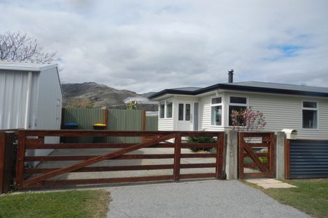 Photo of property in 32 Monaghan Street, Cromwell, 9310